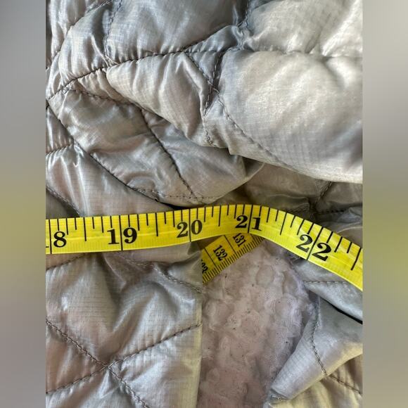 North Face Women's Mid Grey Thermoball Trekker Jacket - Picture 11 of 11